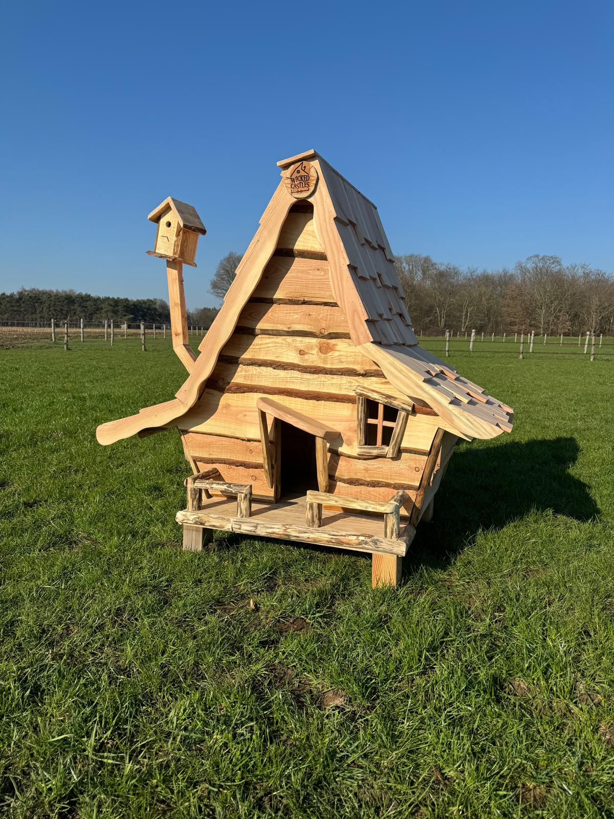 Houten kippenhok van Wicked Castles